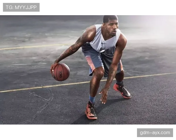 保罗乔治居然能一边打球一边让人怀疑他是不是藏着超模女友? 保罗乔治居然能一边打球一边让人怀疑他是不是藏着超模女友?